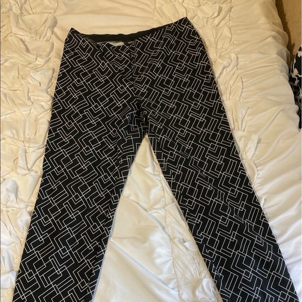 Black and white Alfani pants.